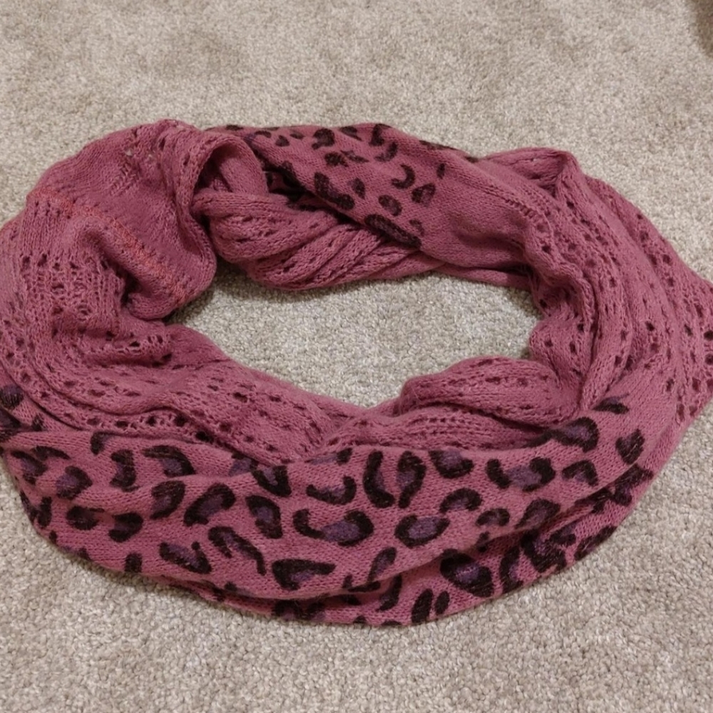 Pink leopard print scarf